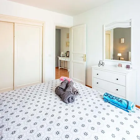 Apartment T239 - Black & White