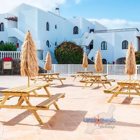 Apartment T239 - Black & White Costa Teguise